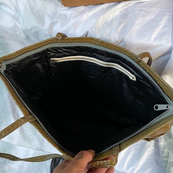 Vintage 70s PATENT LEATHER Snake Embossed Shoulder BAG - Picture 4 of 7